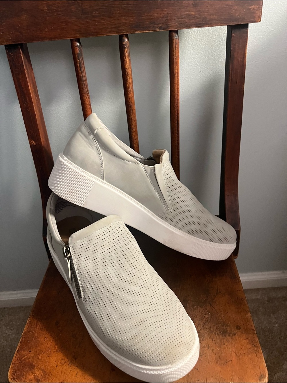 White Mountain Women's Slip-On Loafers in Light Gray and White
